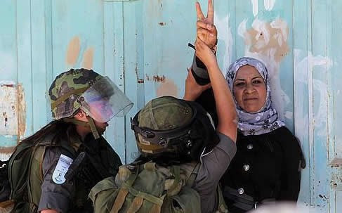 Donne palestinesi dietro le sbarre israeliane
