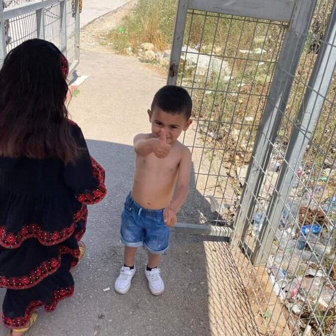 ‘Dignità’ per entrambi i popoli: ma il Dipartimento di Stato non ha una risposta per il ragazzo palestinese spogliato al posto di blocco