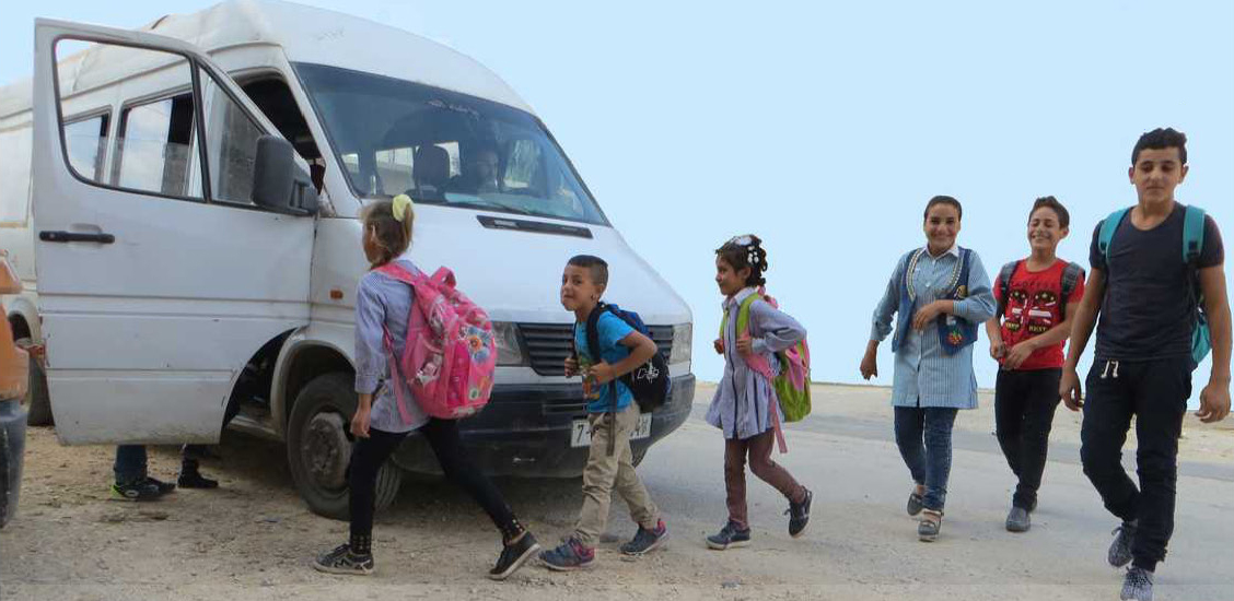 Sondrio, 3 dicembre: Uno scuolabus per i bambini della Valle del Giordano.