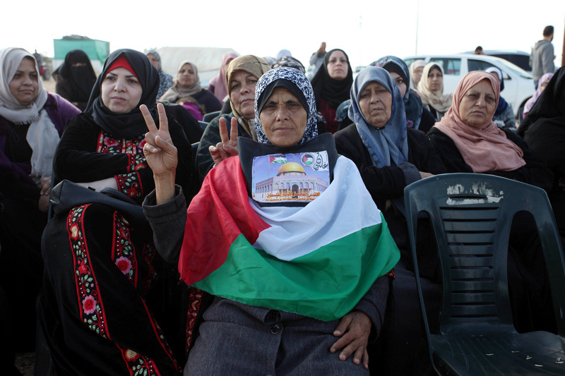 Donne in prima fila reclamano i loro diritti a costo della vita.