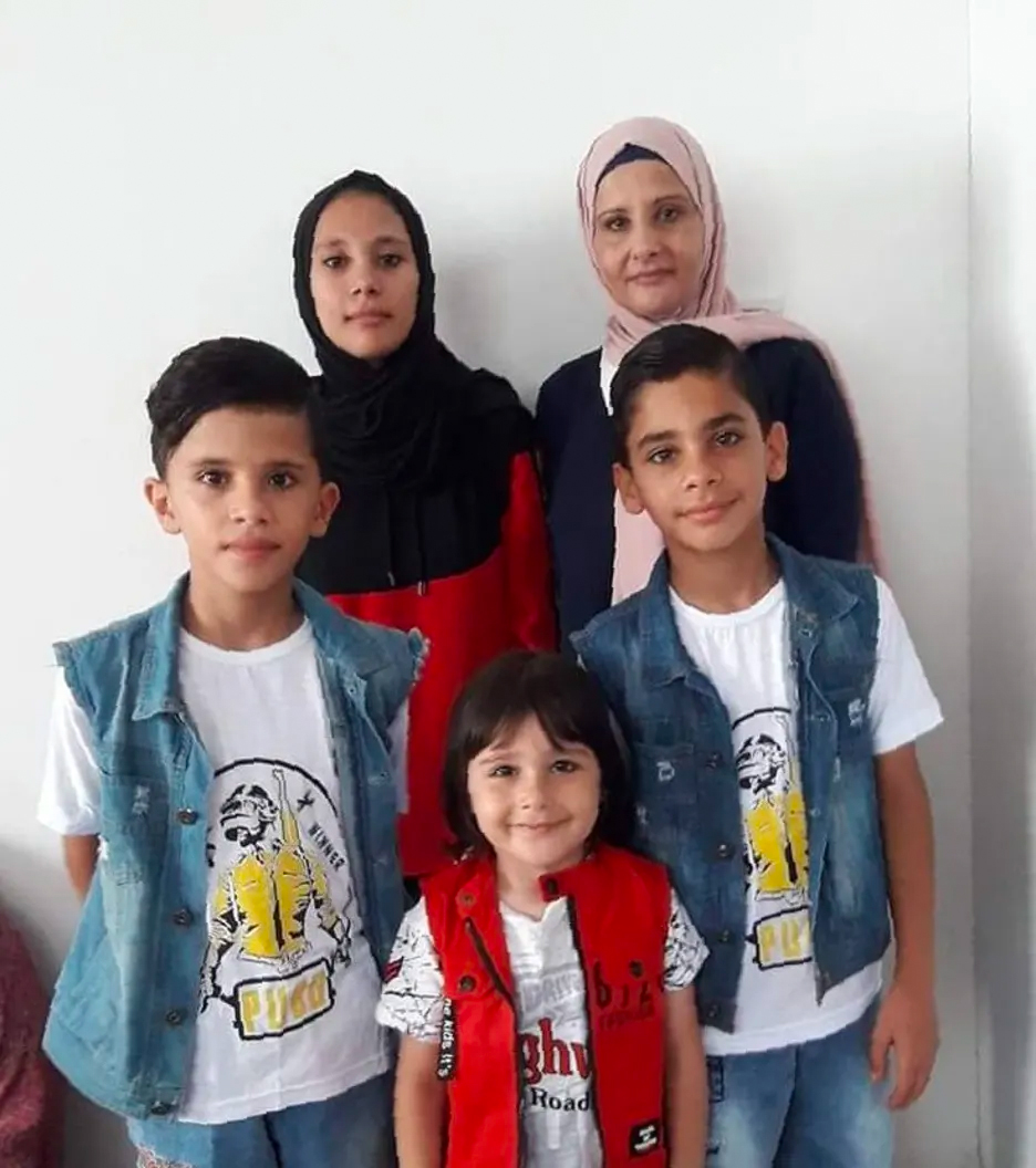 Non ha ancora sei anni, ma Israele non lo autorizza a lasciare la Striscia di Gaza assieme a sua madre.