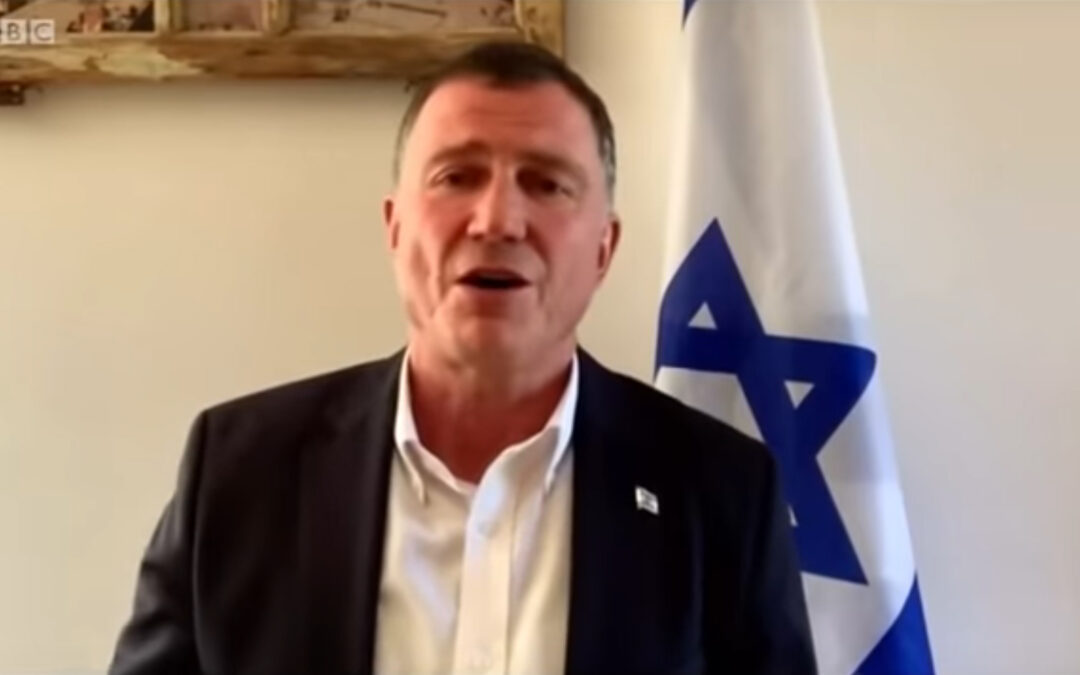 Il ministro della salute israeliano paragona il suo obbligo di vaccinare i Palestinesi all’obbligo dei Palestinesi di prendersi cura dei “delfini nel Mediterraneo”
