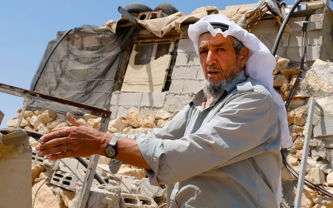 L’avamposto di coloni illegali ha acqua corrente. I suoi vicini palestinesi no. Questo è apartheid nella sua forma più estrema