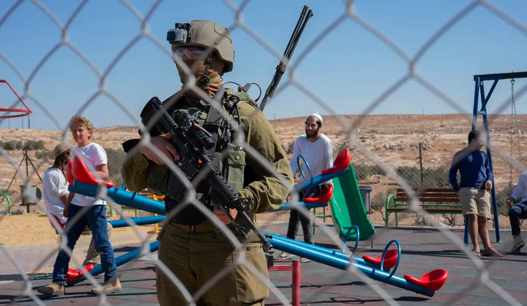 Perché i parchi giochi per bambini palestinesi sono un bersaglio così favorito dai coloni israeliani?