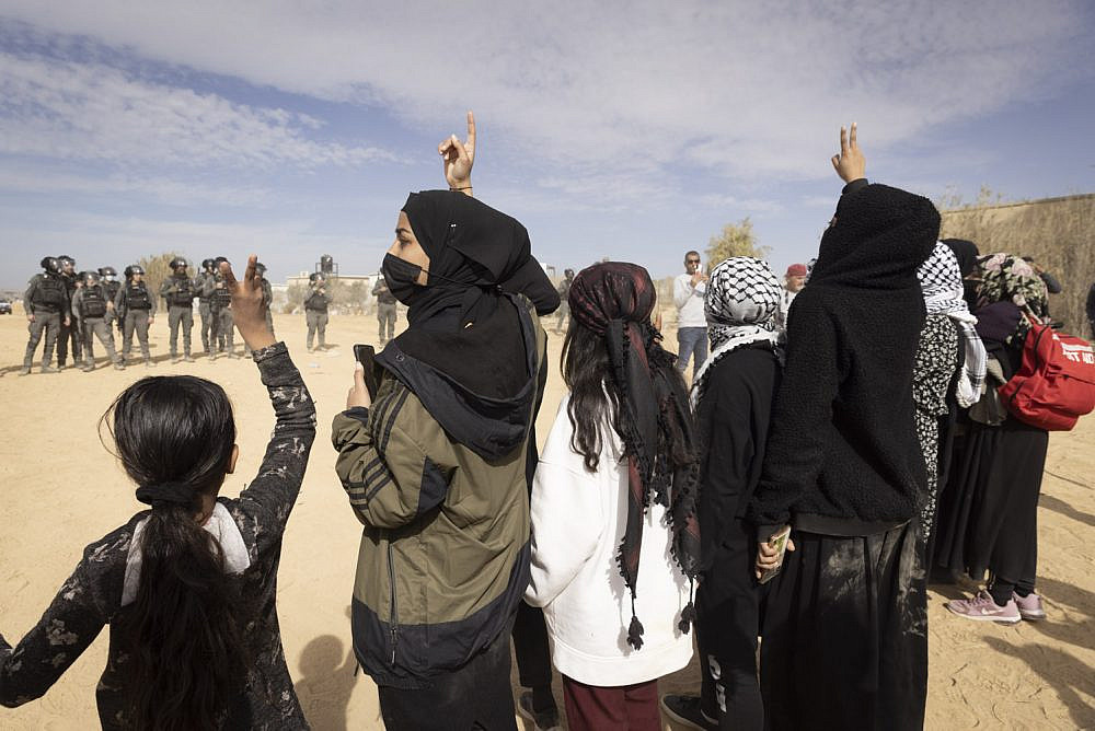 Con l’intensificarsi delle proteste, le donne beduine stanno prendendo il timone nel Negev