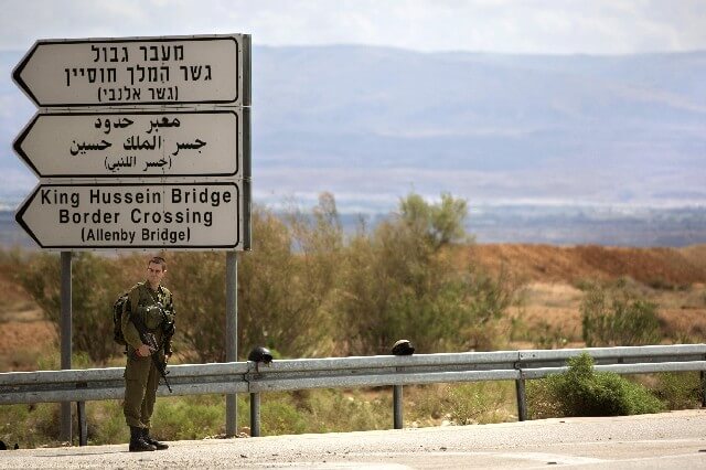 Apartheid in azione: Il pericolo delle nuove restrizioni israeliane ai viaggi in Cisgiordania