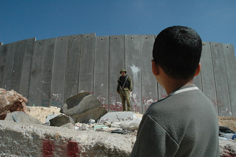 CISGIORDANIA. Israele aggiunge un nuovo Muro al vecchio Muro