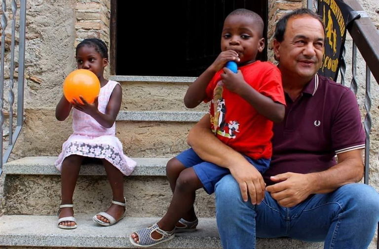 Aiutiamo Mimmo Lucano a riprendere le attività di accoglienza a Riace