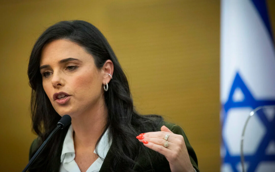 Dopo la sentenza del tribunale, Shaked ordina alla famiglia di un palestinese che uccise dei soldati di lasciare Israele