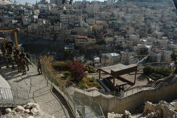 Come i coloni israeliani usano l’archeologia per allontanare i palestinesi dalla loro terra