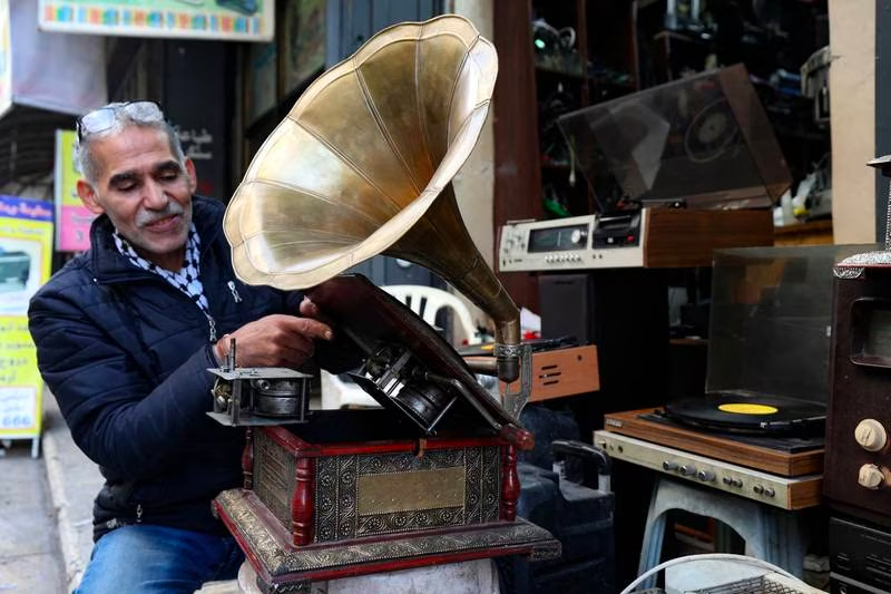 Come l’ultimo negozio di vinili della Cisgiordania sta preservando il patrimonio palestinese
