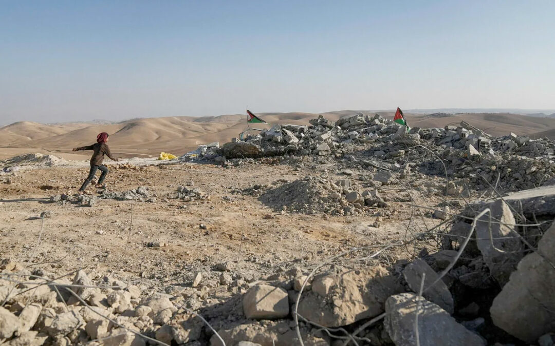 Israele ha deciso di raddoppiare i fondi per il monitoraggio delle costruzioni palestinesi in Cisgiordania da parte dei coloni