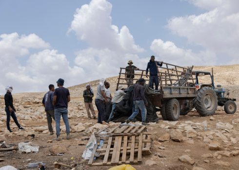 I pogrom danno i loro frutti: un’altra comunità palestinese è stata costretta a trasferirsi ieri