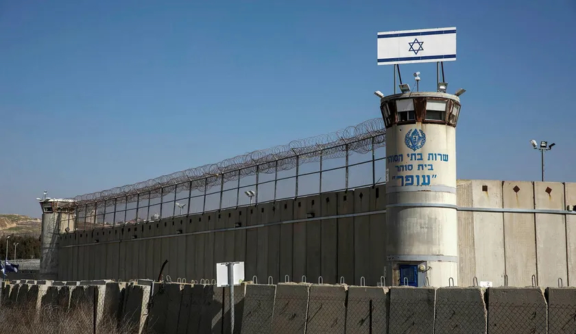 Un quarto dei palestinesi detenuti in Israele sono imprigionati senza accuse né processo