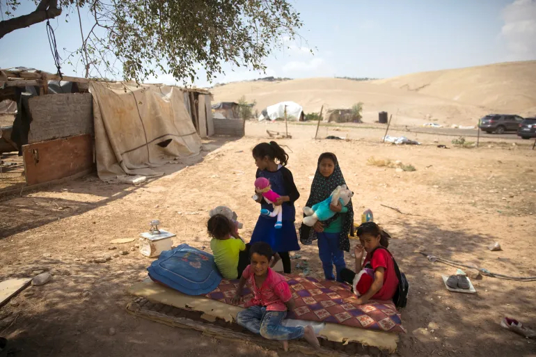 Annessione silenziosa: i coloni espropriano i beduini della Cisgiordania durante la guerra di Israele contro Gaza