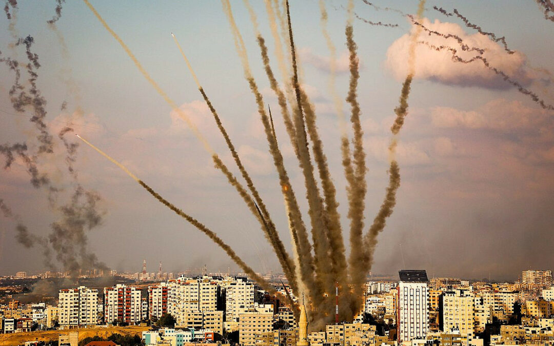 In questa guerra palestinesi e israeliani sono intrappolati tra due dolorose realtà