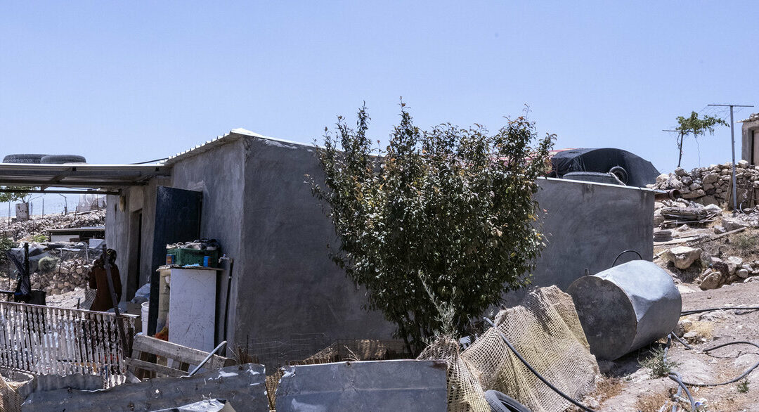Tredici famiglie palestinesi trasferite da Masafer Yatta