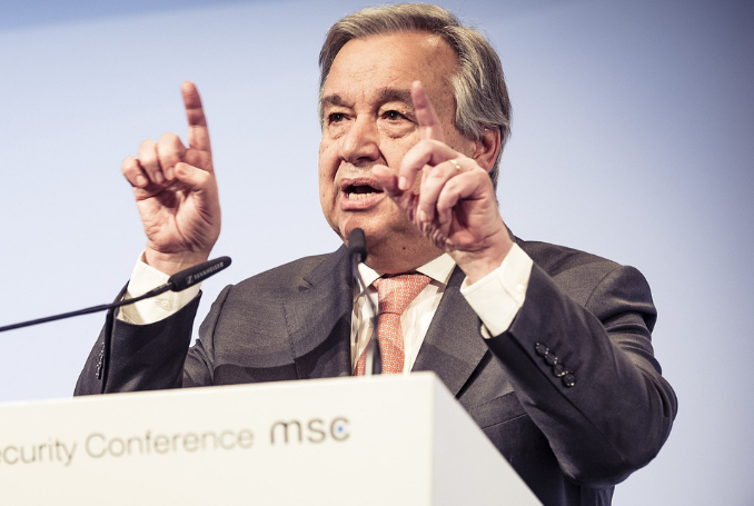 Sono inorridito: Il capo delle Nazioni Unite Guterres condanna l’attacco israeliano al convoglio di ambulanze di Gaza